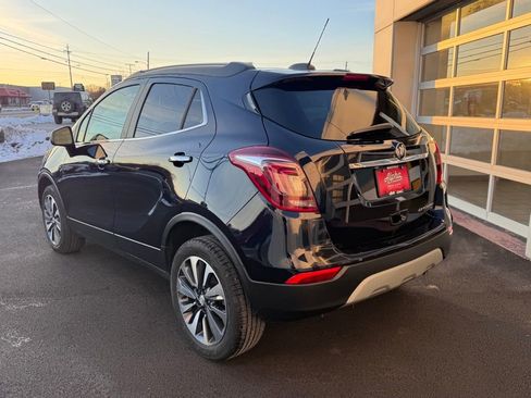 Used 2022 Buick Encore Preferred w/ Safety Package image 3