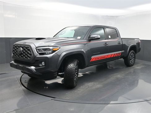 Used 2022 Toyota Tacoma TRD Sport image 24