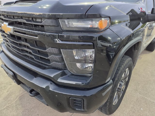 Used 2024 Chevrolet Silverado 2500 Custom w/ Custom Convenience Package AWD/4WD image 8
