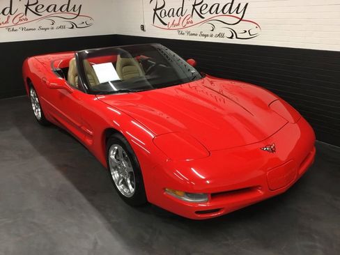 Used 1999 Chevrolet Corvette Convertible image 2