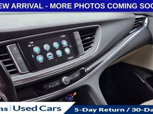 Used 2019 Buick Enclave Essence AWD/4WD image 16