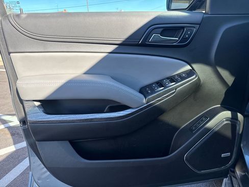 Used 2019 Chevrolet Suburban LT image 27