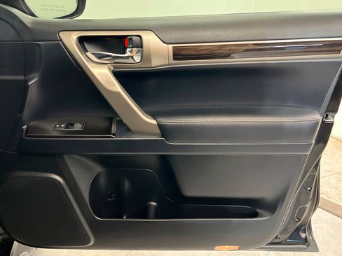 Used 2019 Lexus GX 460 GX 460 w/ Navigation Package image 24