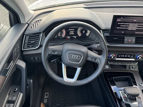 Certified 2025 Audi Q5 2.0T Premium w/ Convenience Plus Package image 13