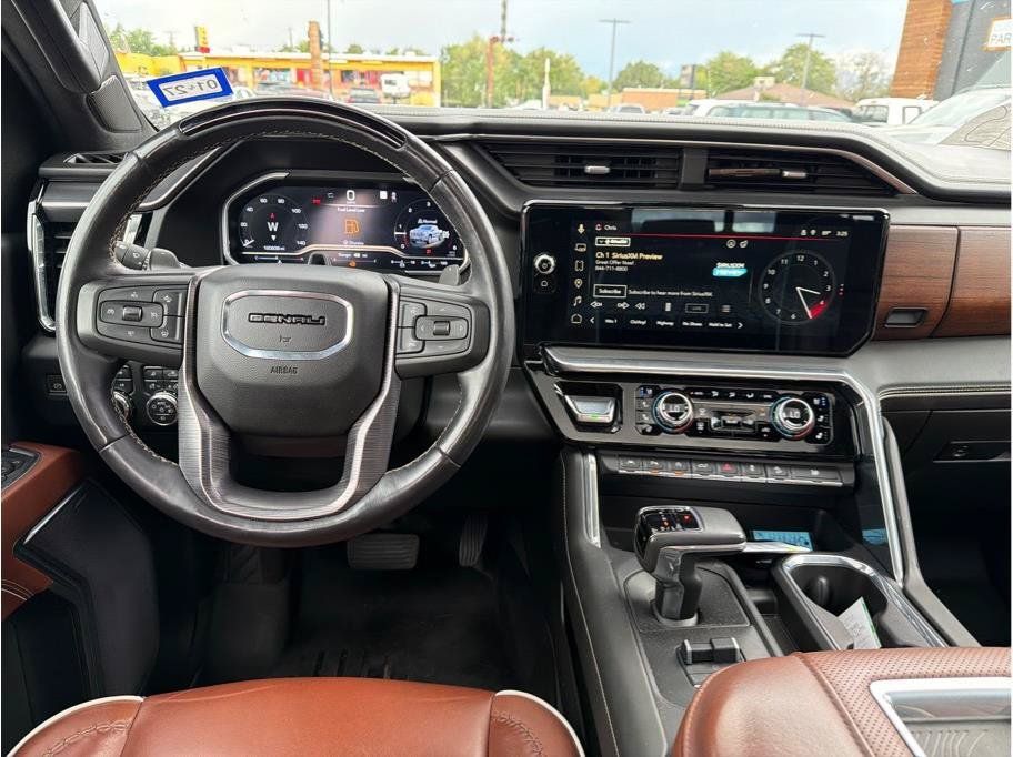 Used 2022 GMC Sierra 1500 Denali Ultimate AWD/4WD image 5