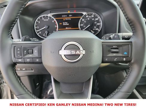 Certified 2025 Nissan Rogue SV image 29
