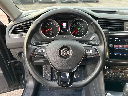Used 2018 Volkswagen Tiguan SE w/ 18" Alloy Wheels Package AWD/4WD image 40