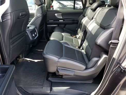 Used 2025 Ford Expedition Max Platinum image 30