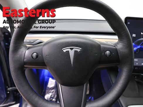 Used 2021 Tesla Model Y Long Range AWD/4WD image 10