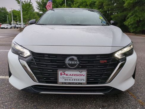 Used 2025 Nissan Sentra SR FWD image 9