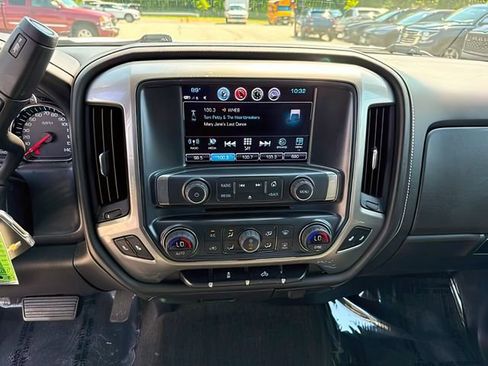 Used 2018 Chevrolet Silverado 1500 LTZ AWD/4WD image 24