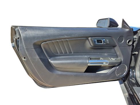 Used 2017 Ford Mustang GT Premium image 24