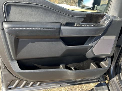 Used 2023 Ford F250 Lariat w/ Chrome Package image 26