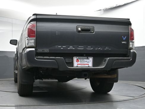 Used 2020 Toyota Tacoma TRD Sport image 27