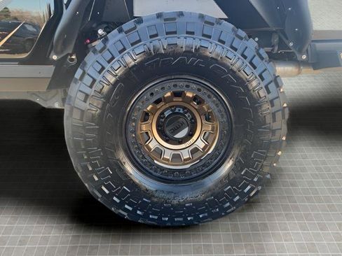 Used 2023 Jeep Gladiator Willys image 11