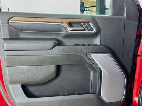 Used 2024 Chevrolet Silverado 2500 High Country w/ Technology Package AWD/4WD image 16