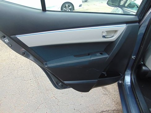 Used 2014 Toyota Corolla LE FWD image 19