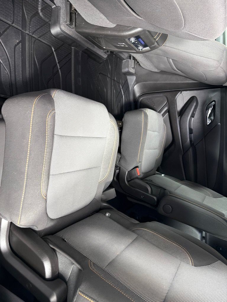 Used 2019 Chevrolet Traverse LT FWD image 17