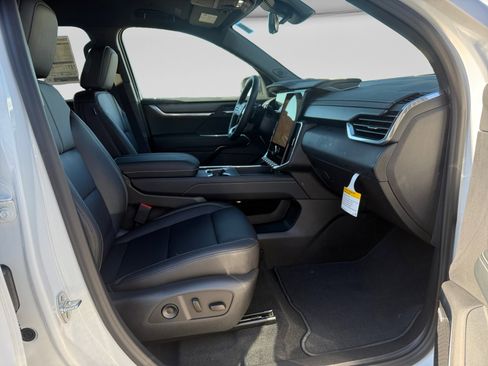 New 2026 GMC Acadia Elevation w/ Elevation Premium Package image 16