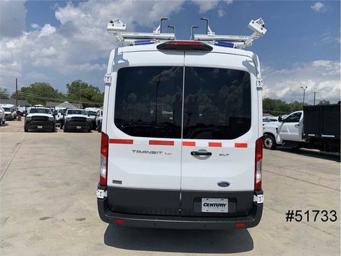 Used 2018 Ford Transit 150 XLT image 9