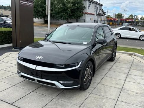Used 2024 Hyundai Ioniq 5 SE AWD/4WD image 3