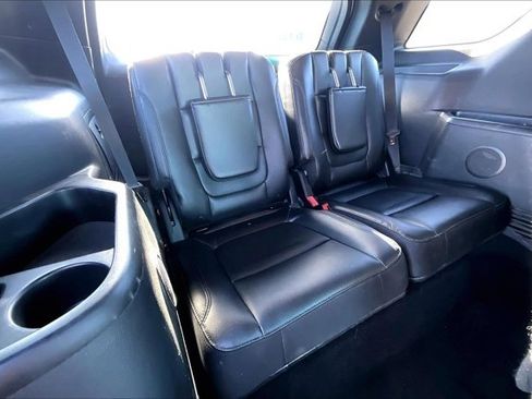 Used 2016 Ford Explorer XLT w/ Equipment Group 202A AWD/4WD image 26
