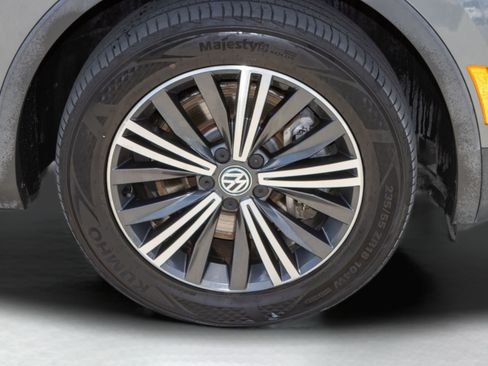 Used 2019 Volkswagen Tiguan SEL image 40