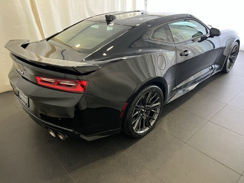 Used 2018 Chevrolet Camaro ZL1 image 9