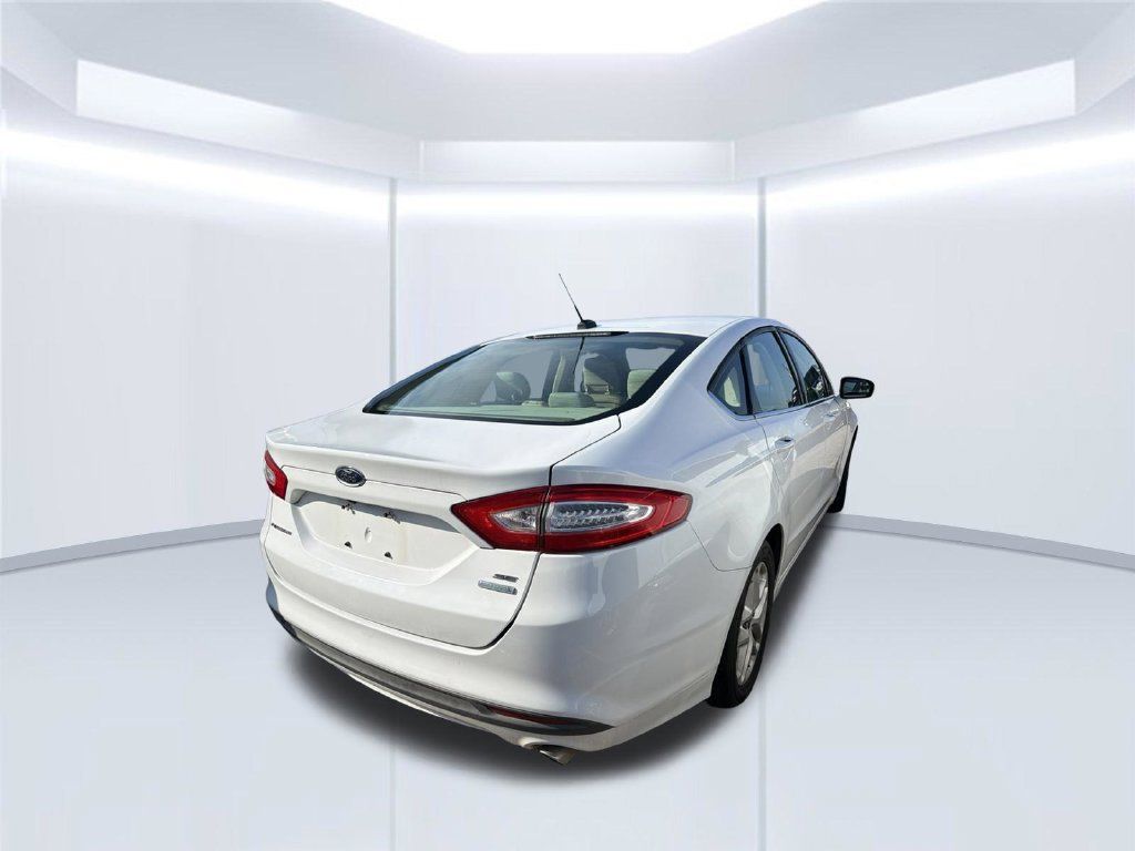 Used 2014 Ford Fusion SE FWD image 11