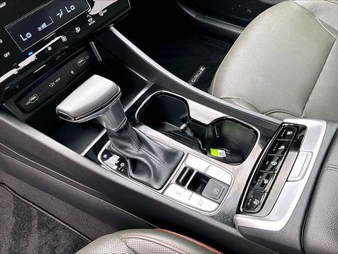 Certified 2023 Hyundai Santa Cruz Limited image 17