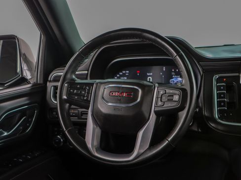 Used 2023 GMC Yukon SLT w/ SLT Luxury Package image 13