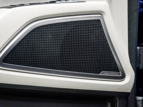 Used 2024 Kia Telluride EX w/ EX Captain's Chair Package image 32