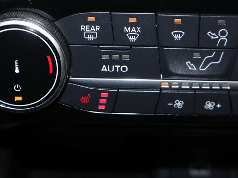 Used 2022 Ford Escape SE w/ SE Sport Appearance Package image 32