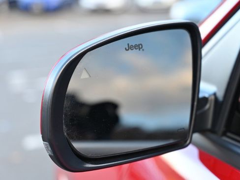 Used 2022 Jeep Compass Limited image 12