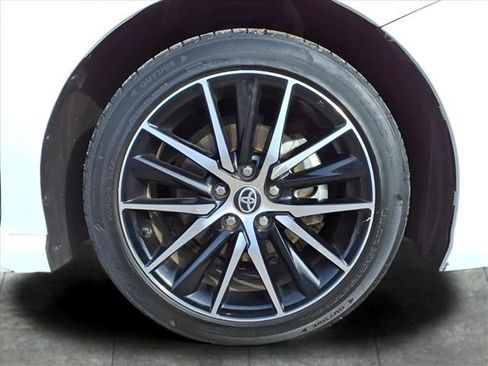 Used 2023 Toyota Camry SE image 9