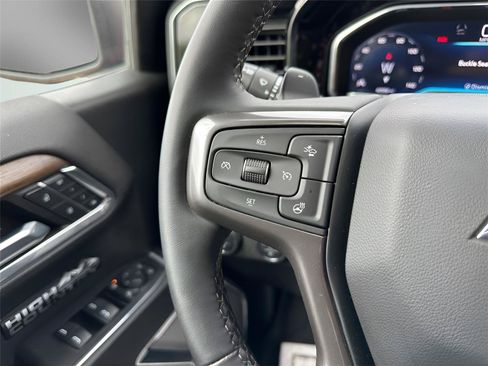 Used 2024 Chevrolet Silverado 1500 High Country w/ High Country Premium Package AWD/4WD image 34