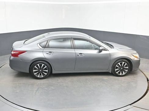 Used 2018 Nissan Altima 2.5 SV FWD image 38
