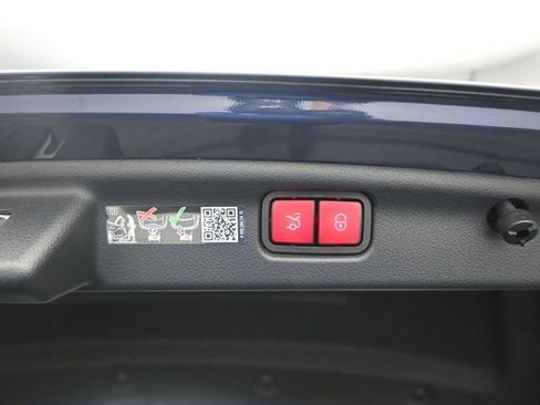 New 2025 Mercedes-Benz C 300 Sedan image 27