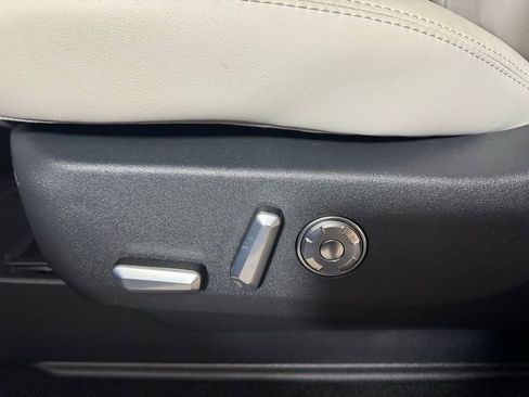 New 2026 Lincoln Navigator Reserve AWD/4WD image 42