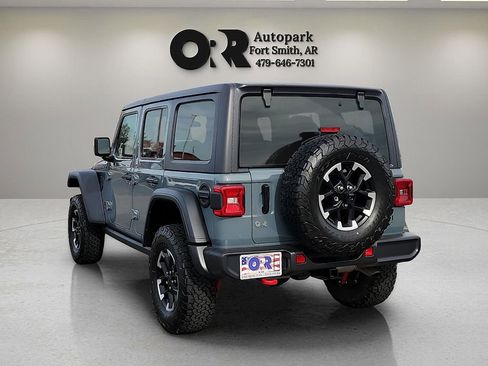 Used 2025 Jeep Wrangler Unlimited Rubicon image 4