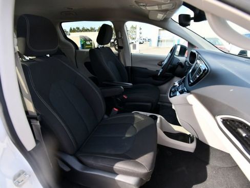 Used 2024 Chrysler Voyager LX FWD image 19