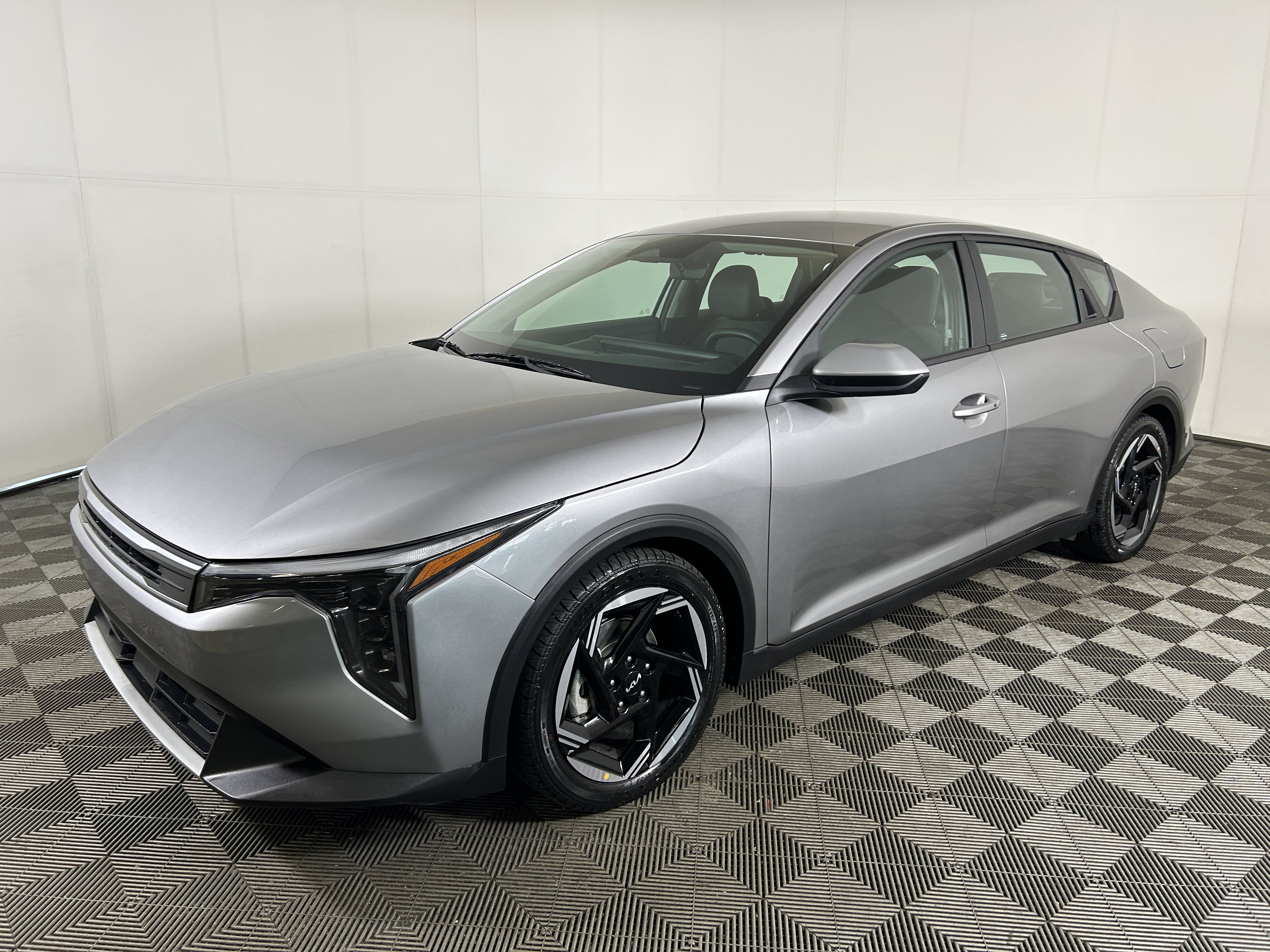 Used 2025 Kia K4 EX FWD image 1