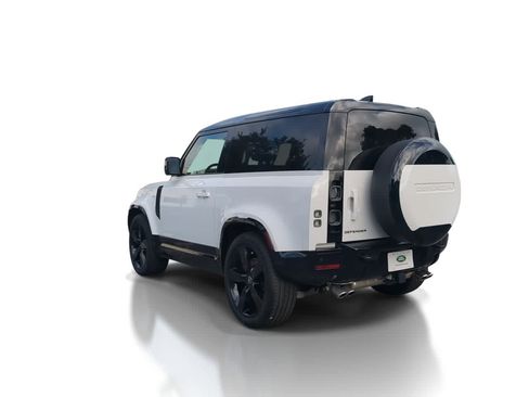 Certified 2025 Land Rover Defender 90 V8 AWD/4WD image 6