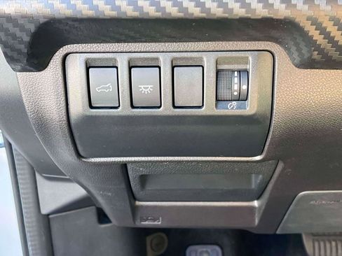 Used 2023 Subaru Ascent Premium w/ Convenience Package image 18