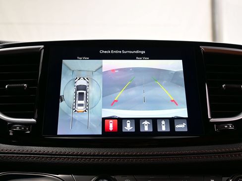 Used 2026 Chrysler Pacifica Pinnacle AWD/4WD image 24