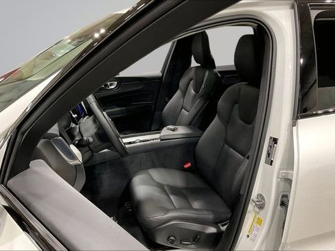 Certified 2025 Volvo XC60 B5 Plus image 28