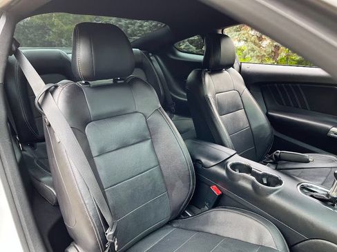 Used 2017 Ford Mustang GT Premium RWD image 36