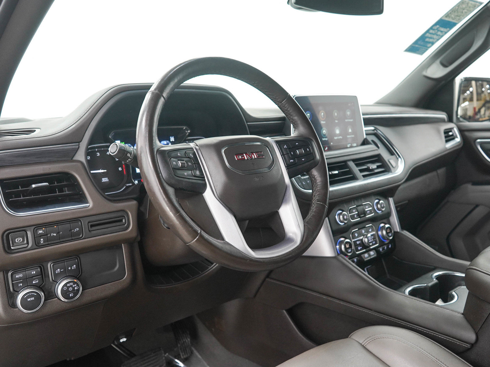 Used 2021 GMC Yukon XL SLT w/ Rear Media and Nav Package AWD/4WD image 27
