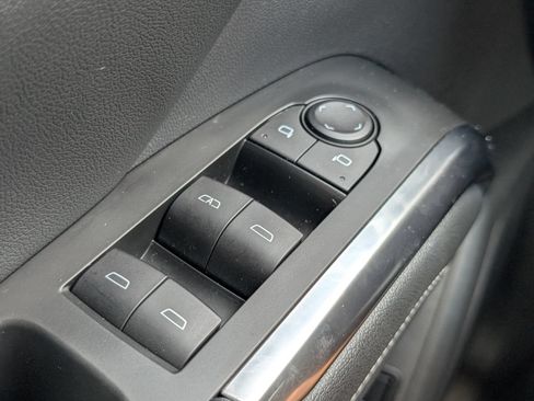 Used 2024 Chevrolet Traverse LT FWD image 25