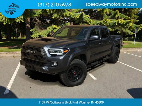 Used 2022 Toyota Tacoma TRD Off-Road image 1